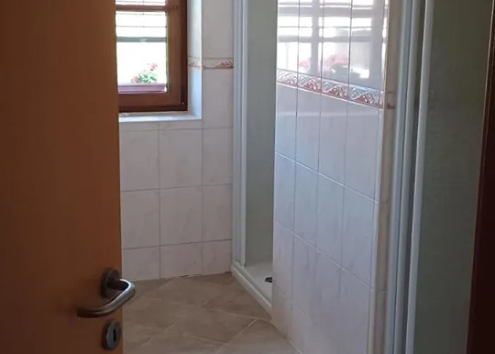 אכסניה Strug *