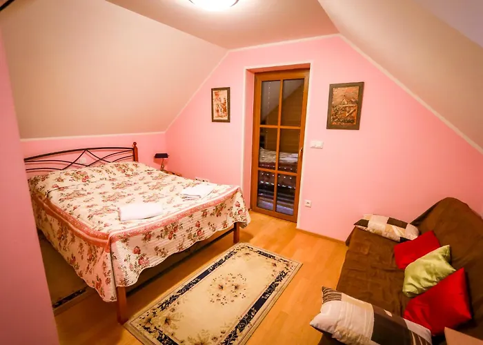 אכסניה Strug *