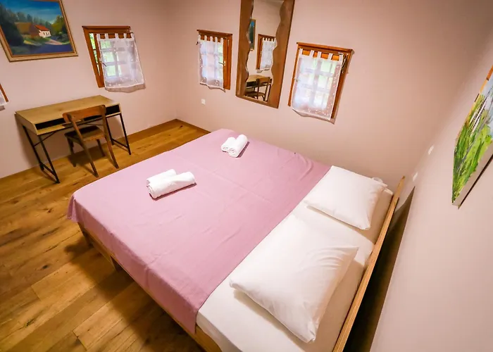 אכסניה Strug *